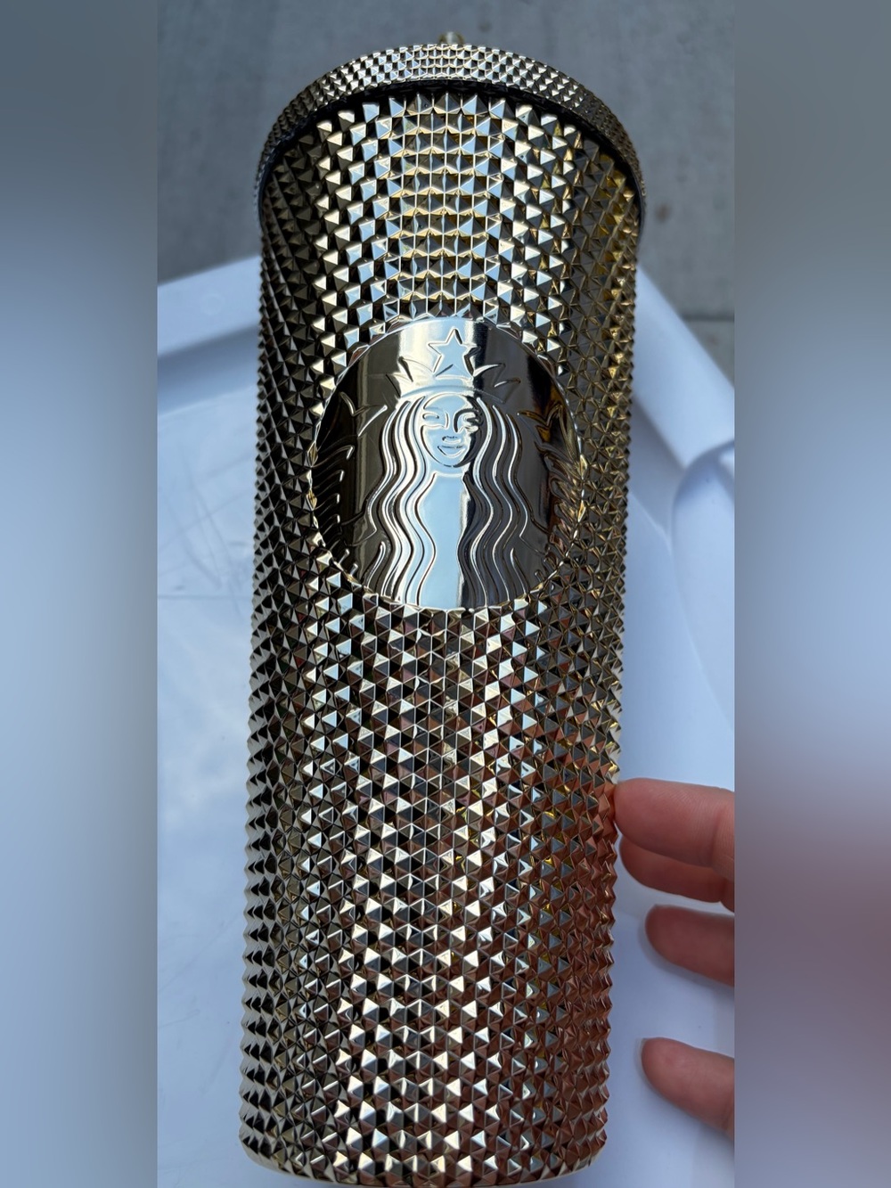 Starbucks Holiday 2022 Gold Studded Venti 24 oz Tumbler, NWT